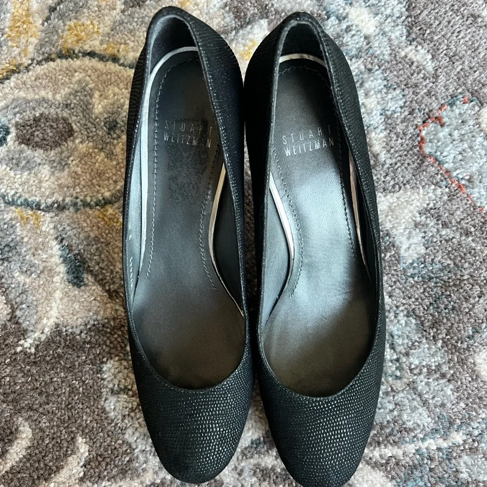 Stuart Weitzman black embossed pumps size 9 Excellent condition- Like New
